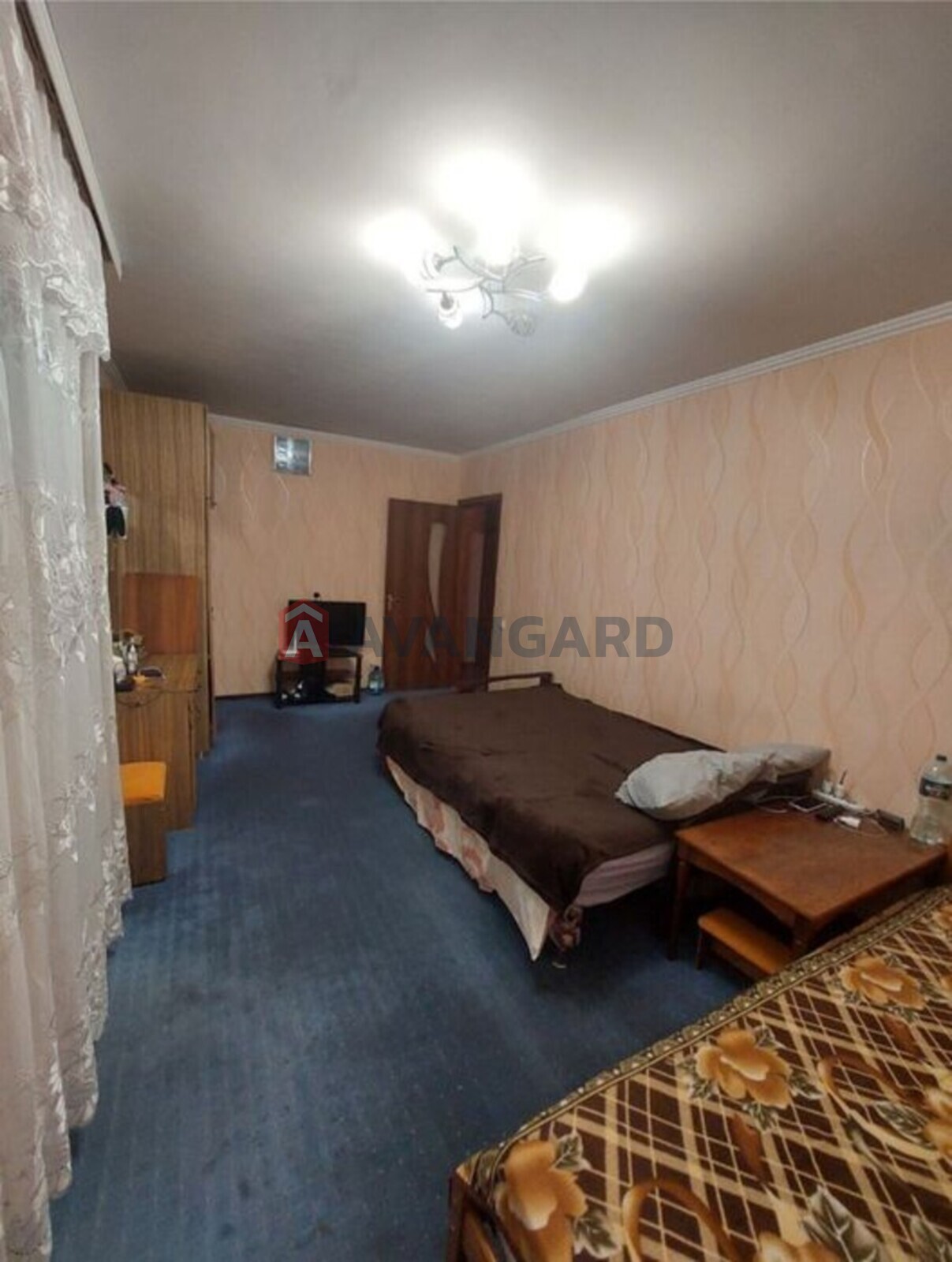 3 ��. ��������, 68/-/8 ��. �., 8/10 ������ ���� 11