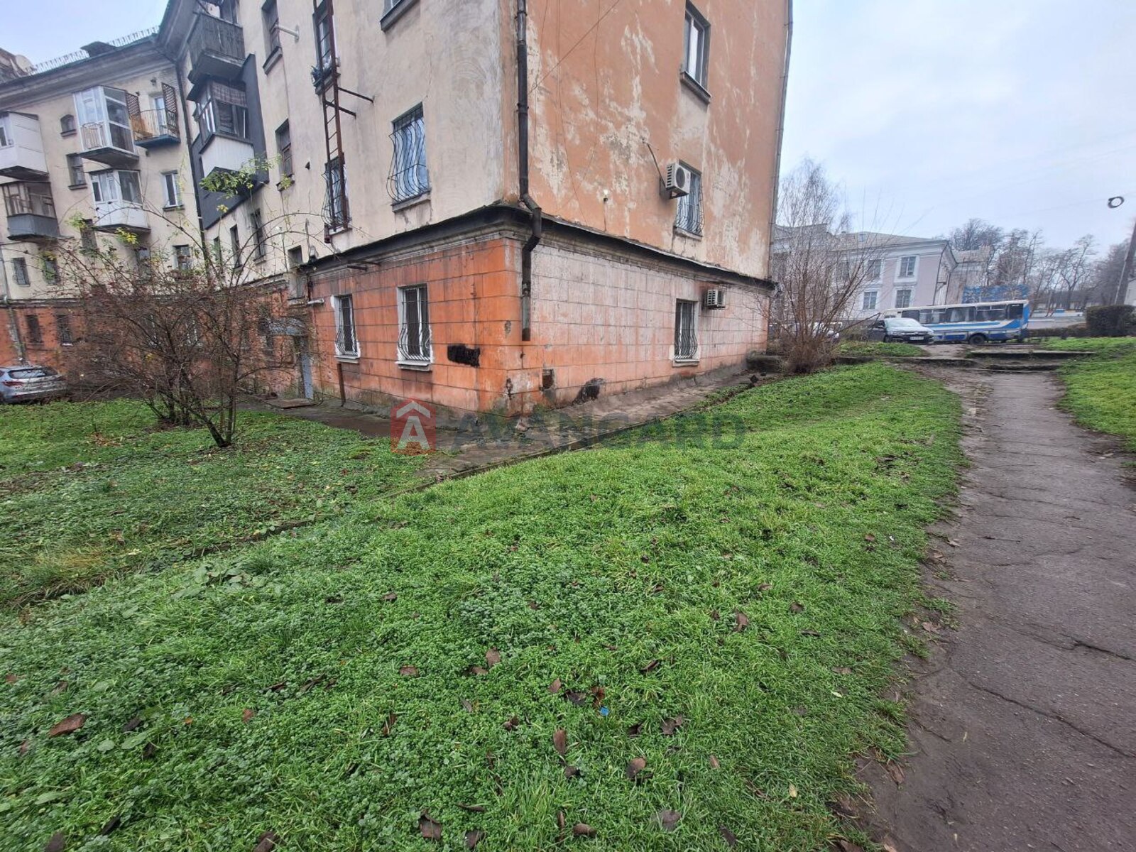 3 ����. ��������, 58,1/39,6/6,7 ��. �., 1/4 ���� ���� 18