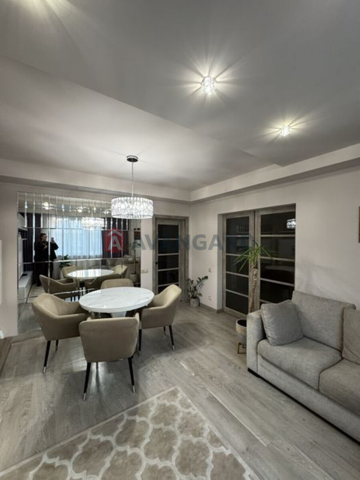 3 ��. ��������, 85/-/13 ��. �., 10/11 ������ ���� 3