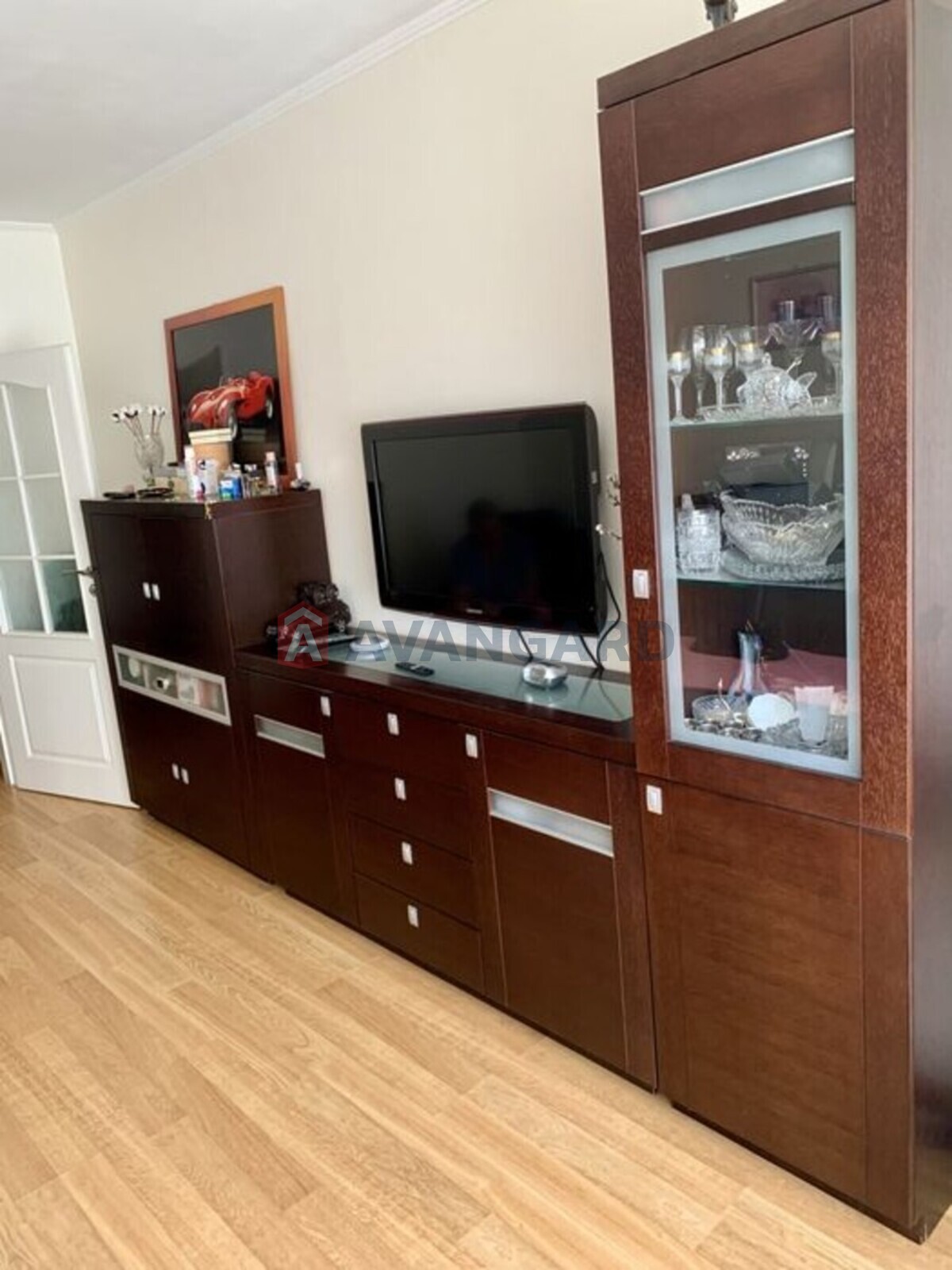 3 ��. ��������, 70/-/8 ��. �., 1/10 ������ ���� 21