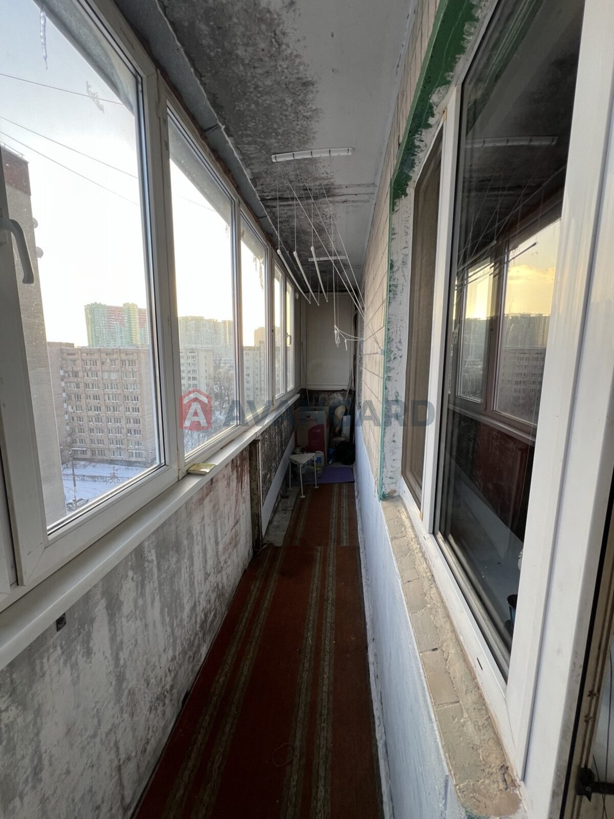 2 ����. ��������, 51.7/30.9/8 ��. �., 10/10 ���� ���� 7