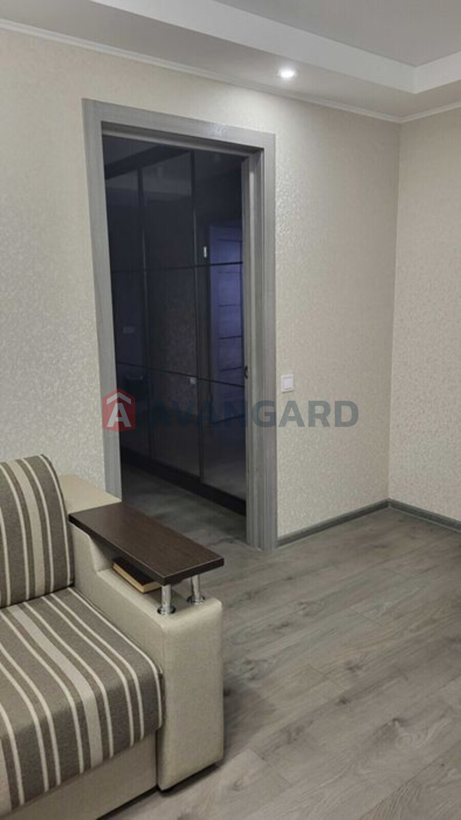 2 ��. ��������, 51/-/7 ��. �., 8/9 ������ ���� 3