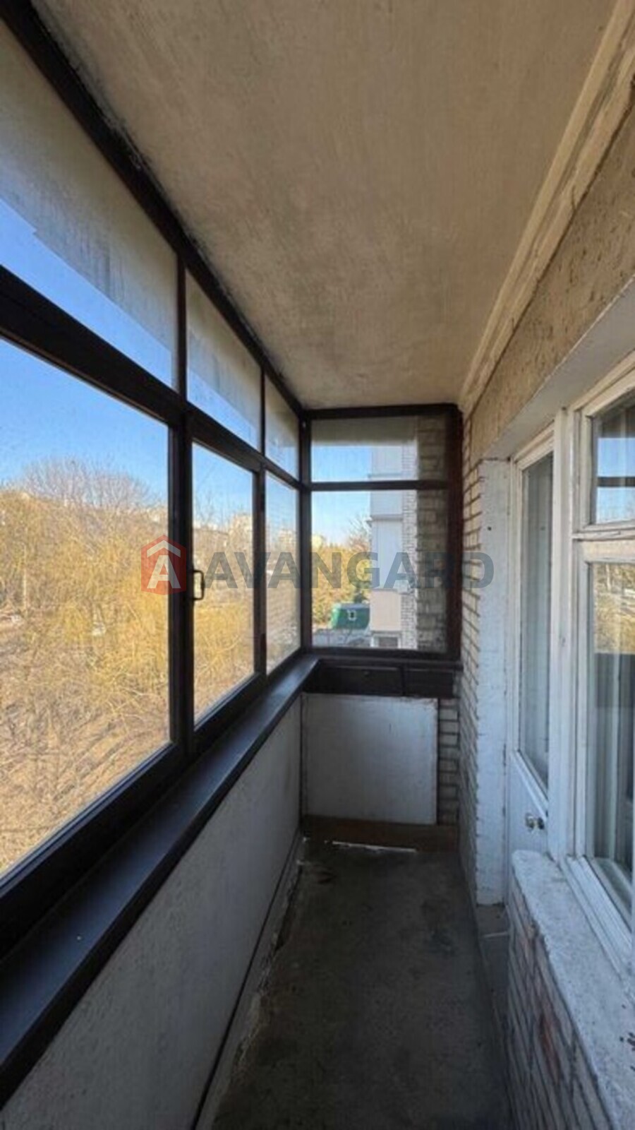 4 ����. ��������, 77/-/10 ��. �., 4/10 ���� ���� 20