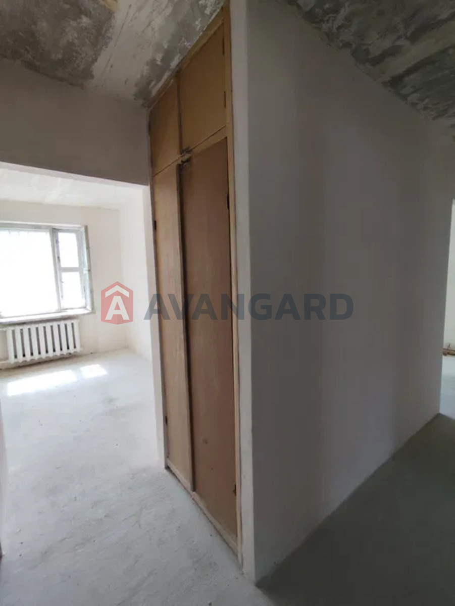 3 ��. ��������, 65/-/8 ��. �., 2/9 ������ ���� 4