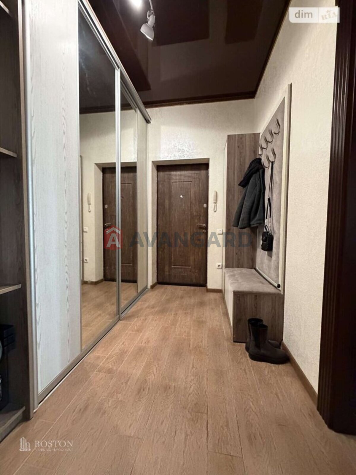 2 ��. ��������, 73/35/17 ��. �., 6/6 ������ ���� 9