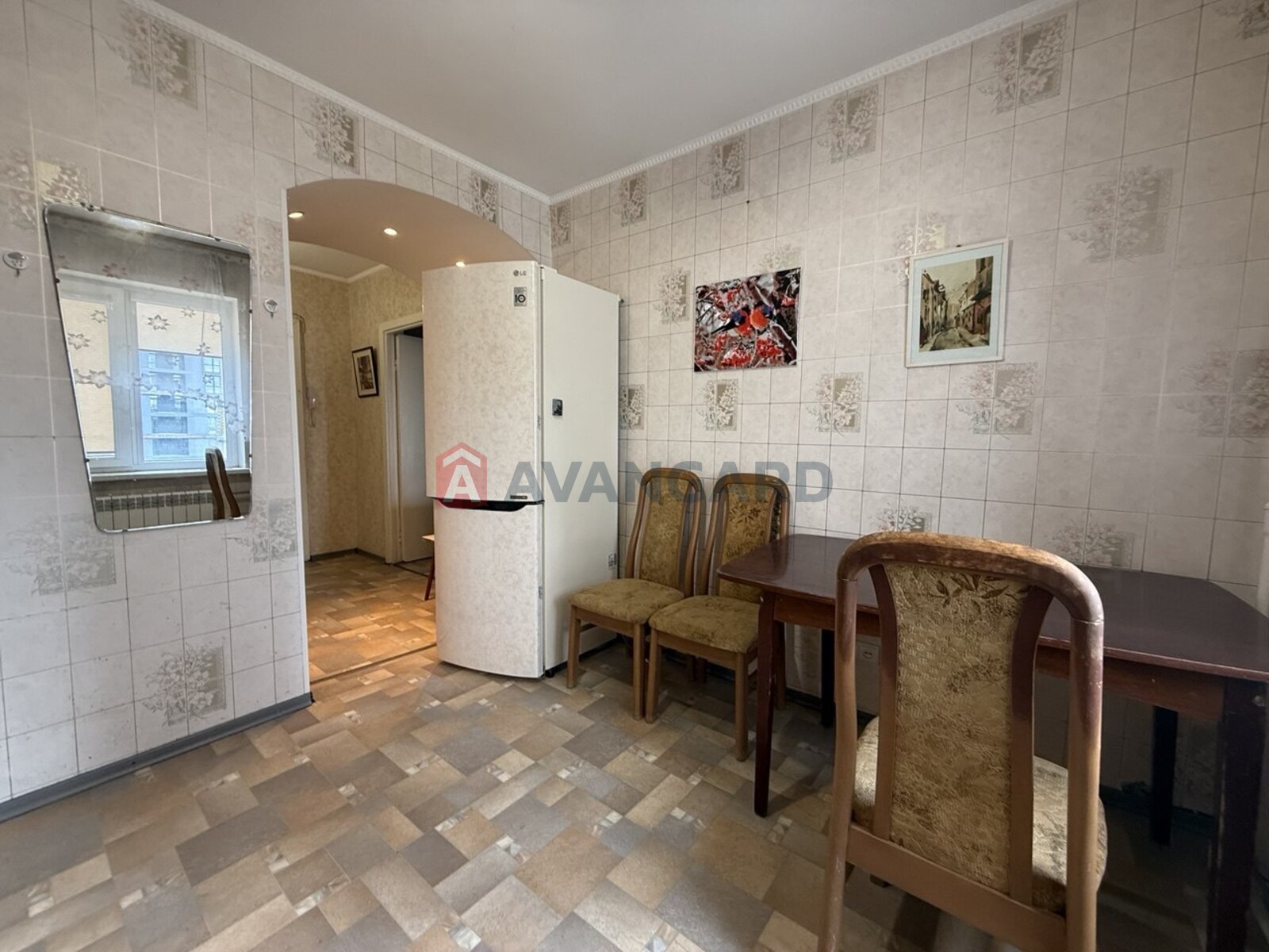 3 ��. ��������, 66,3/38/9 ��. �., 8/16 ������ ���� 8