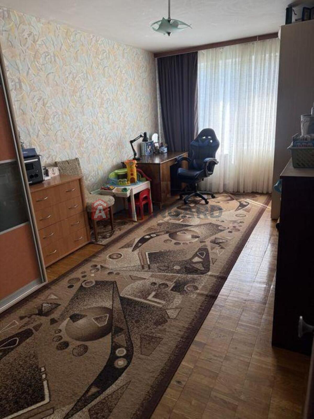 3 ��. ��������, 70/-/8 ��. �., 10/16 ������ ���� 3