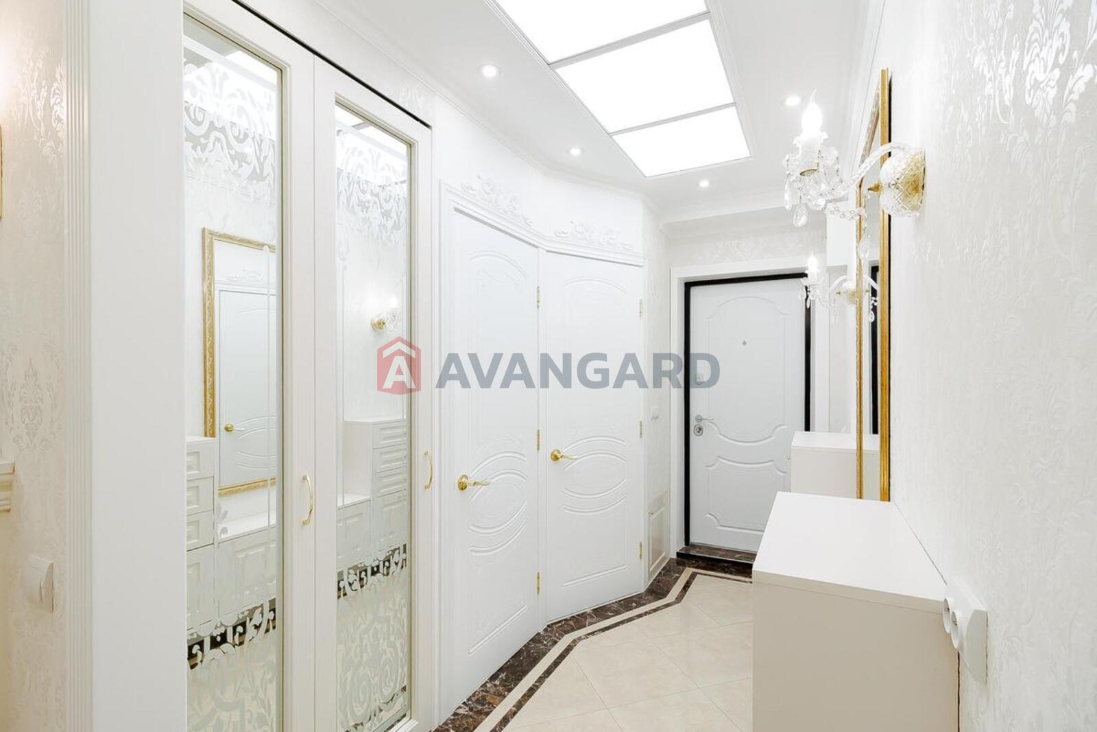 2 ��. ��������, 46/29/8 ��. �., 2/5 ������ ���� 23