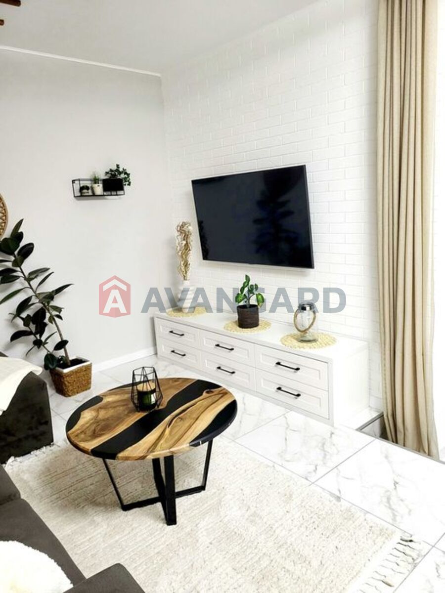 4 ��. ��������, 163/-/- ��. �., 2/2 ������ ���� 4