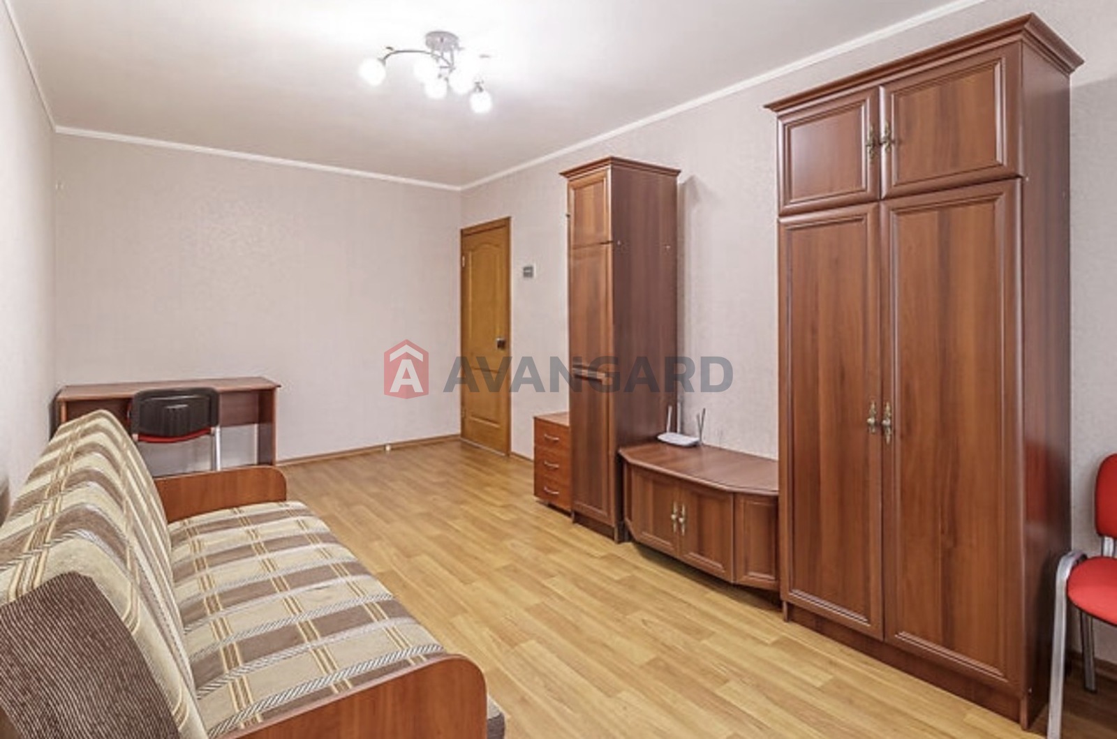 1 ��. ��������, 36/17/8 ��. �., 2/9 ������ ���� 4