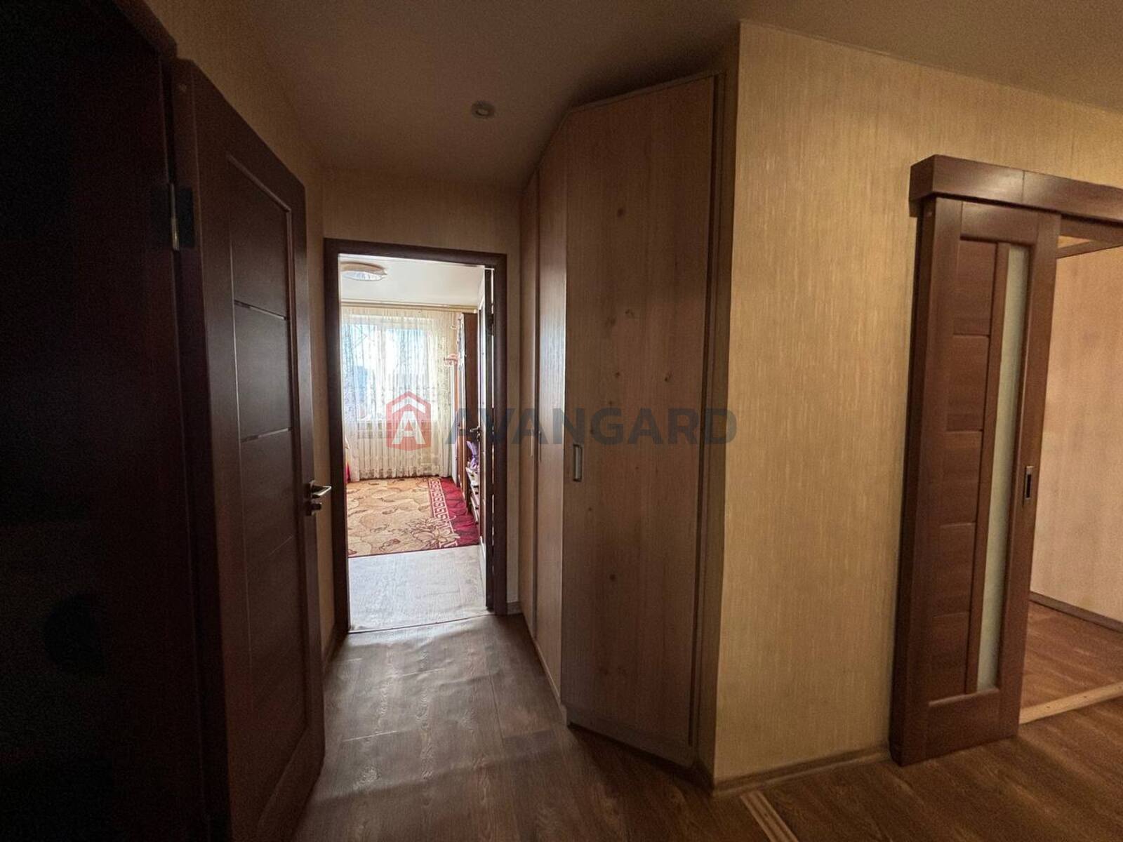 3 ��. ��������, 72/-/9 ��. �., 7/9 ������ ���� 20