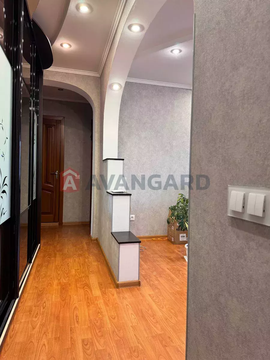 3 ����. ��������, 64/-/11 ��. �., 7/9 ���� ���� 3