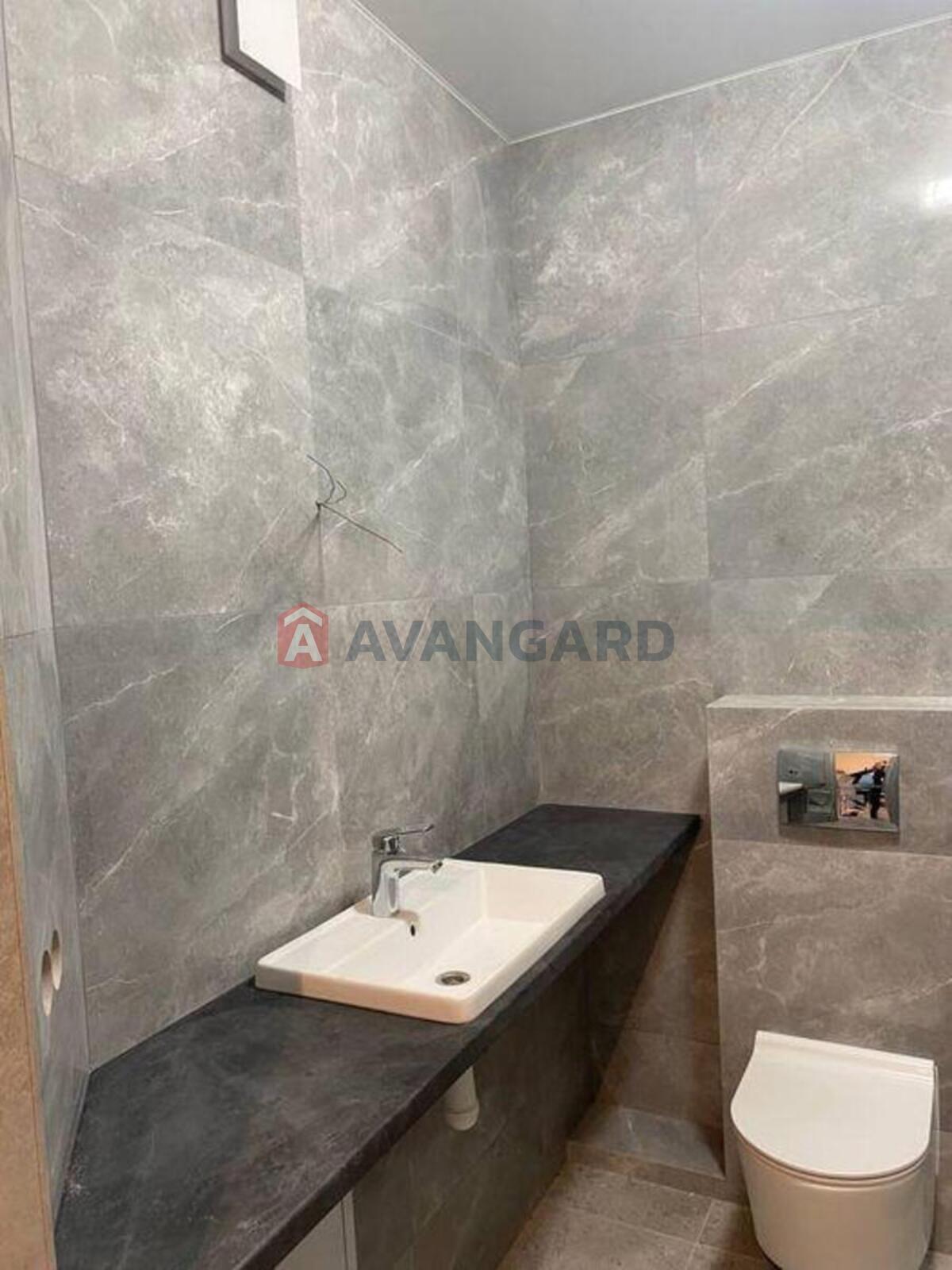 3 ����. ��������, 64/-/10 ��. �., 9/10 ���� ���� 5