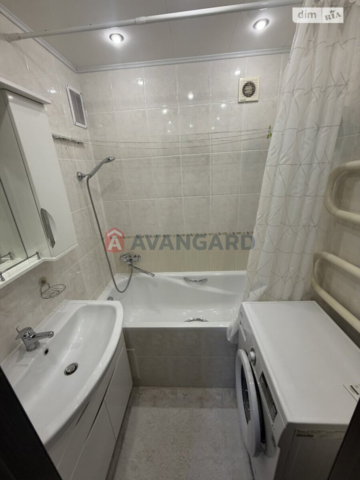 2 ��. ��������, 53/30/7 ��. �., 2/5 ������ ���� 8