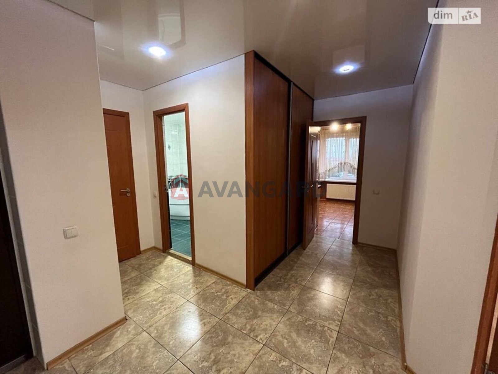 3 ��. ��������, 95/50/11 ��. �., 4/6 ������ ���� 4