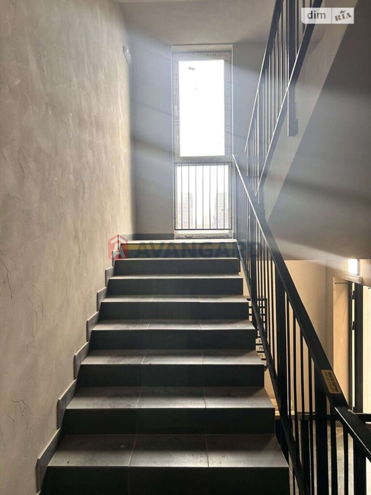 1 ��. ��������, 42/14/20 ��. �., 3/10 ������ ���� 24