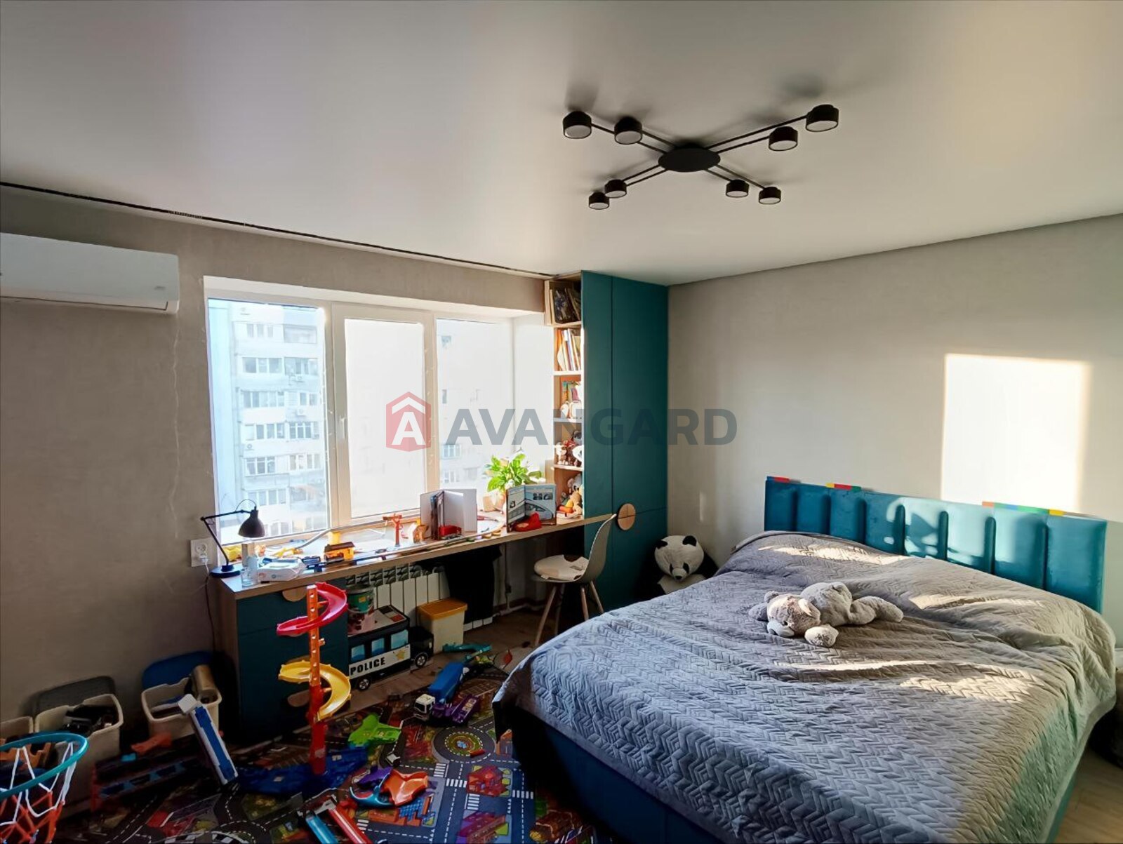 3 ��. ��������, 70/38/8 ��. �., 6/9 ������ ���� 10