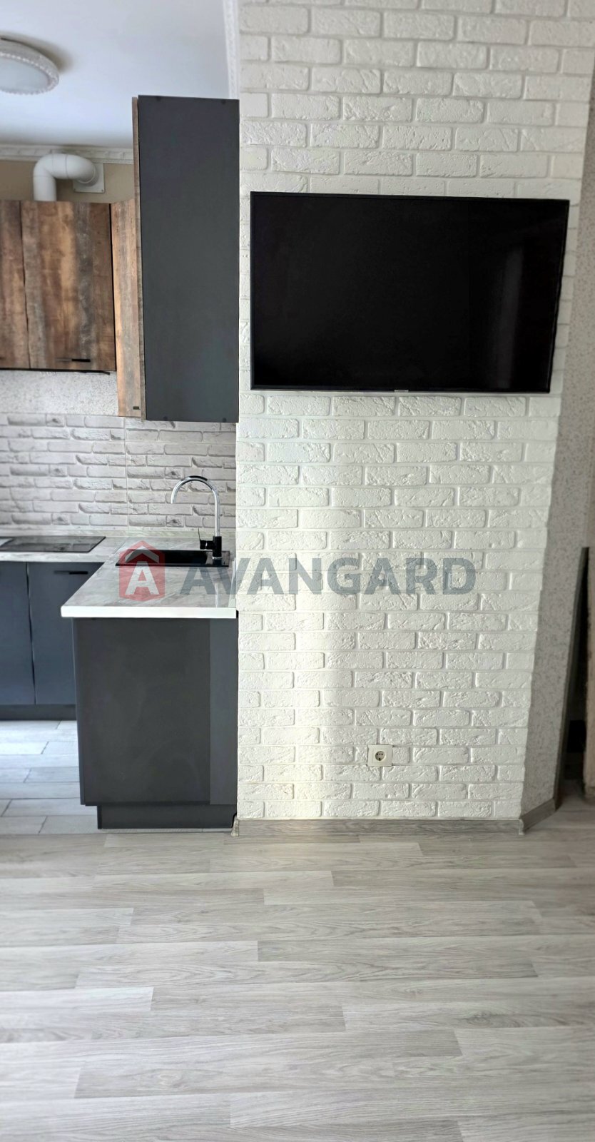 1 ����. ��������, 22/18/3 ��. �., 2/4 ���� ���� 9