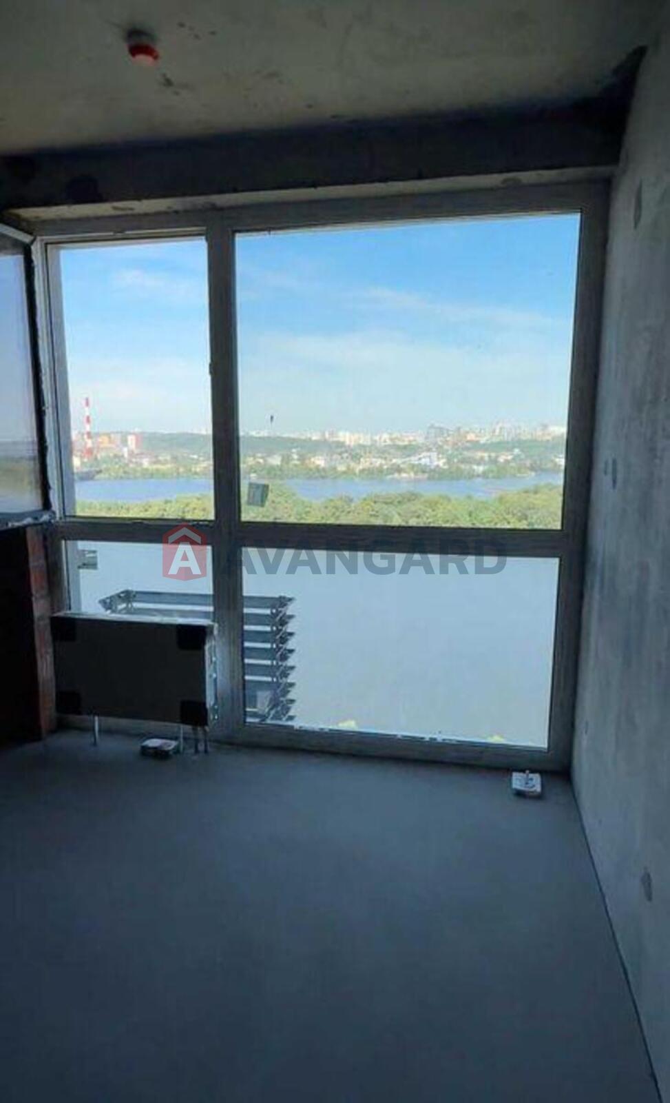 3 ��. ��������, 124/-/52 ��. �., 20/25 ������ ���� 20