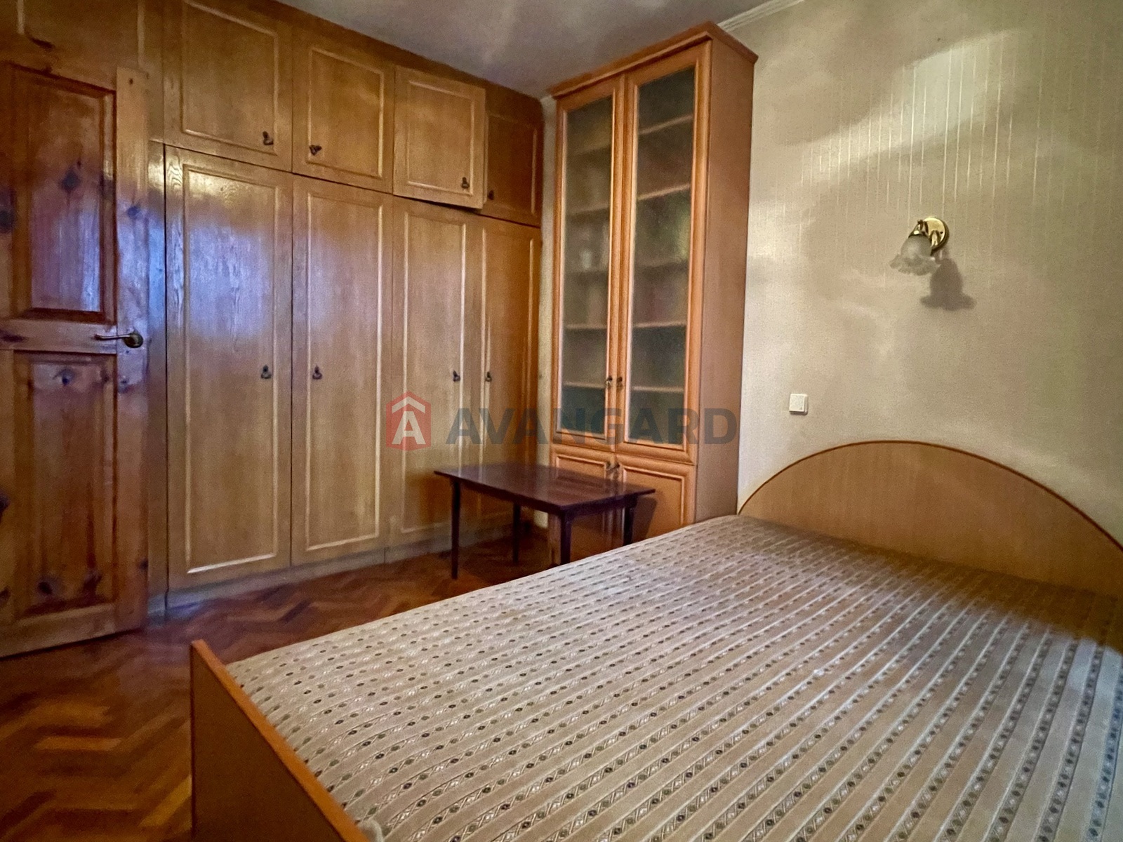 2 ��. ��������, 50/29/7 ��. �., 9/9 ������ ���� 14