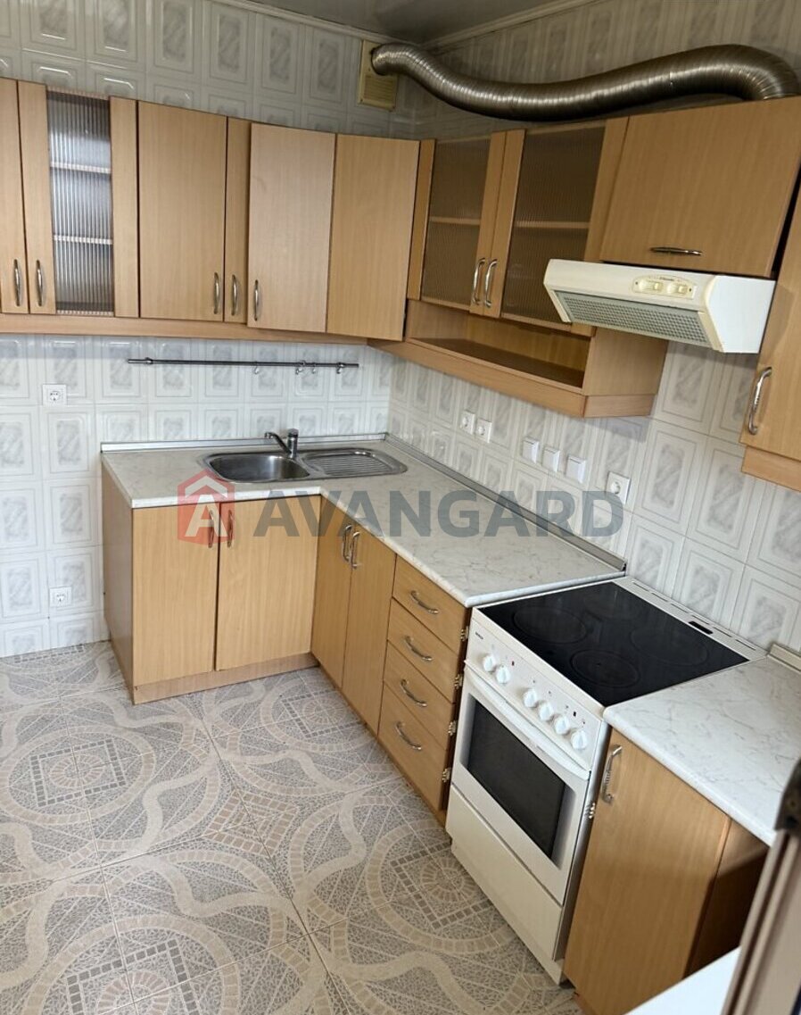 3 ����. ��������, 86/48/9 ��. �., 6/18 ���� ���� 7