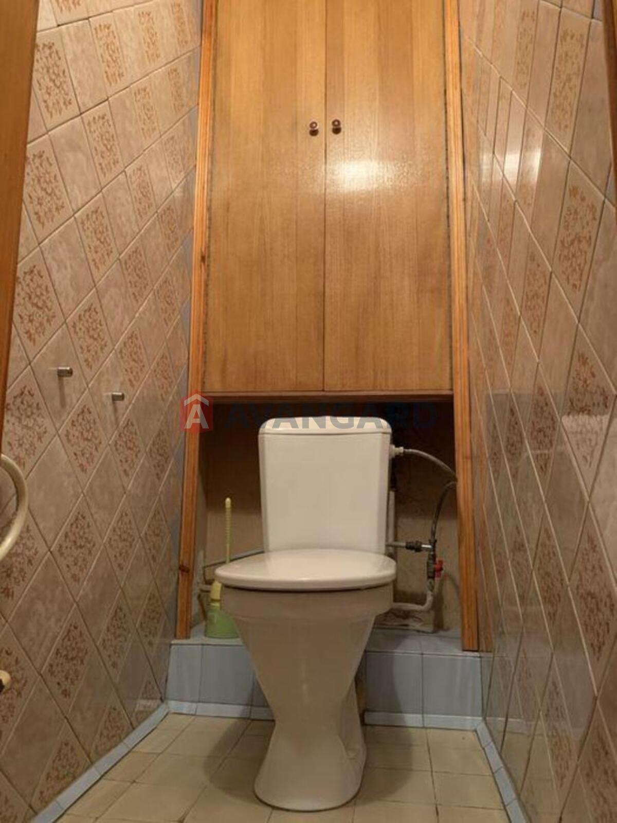 3 ����. ��������, 70/-/11 ��. �., 2/9 ���� ���� 6