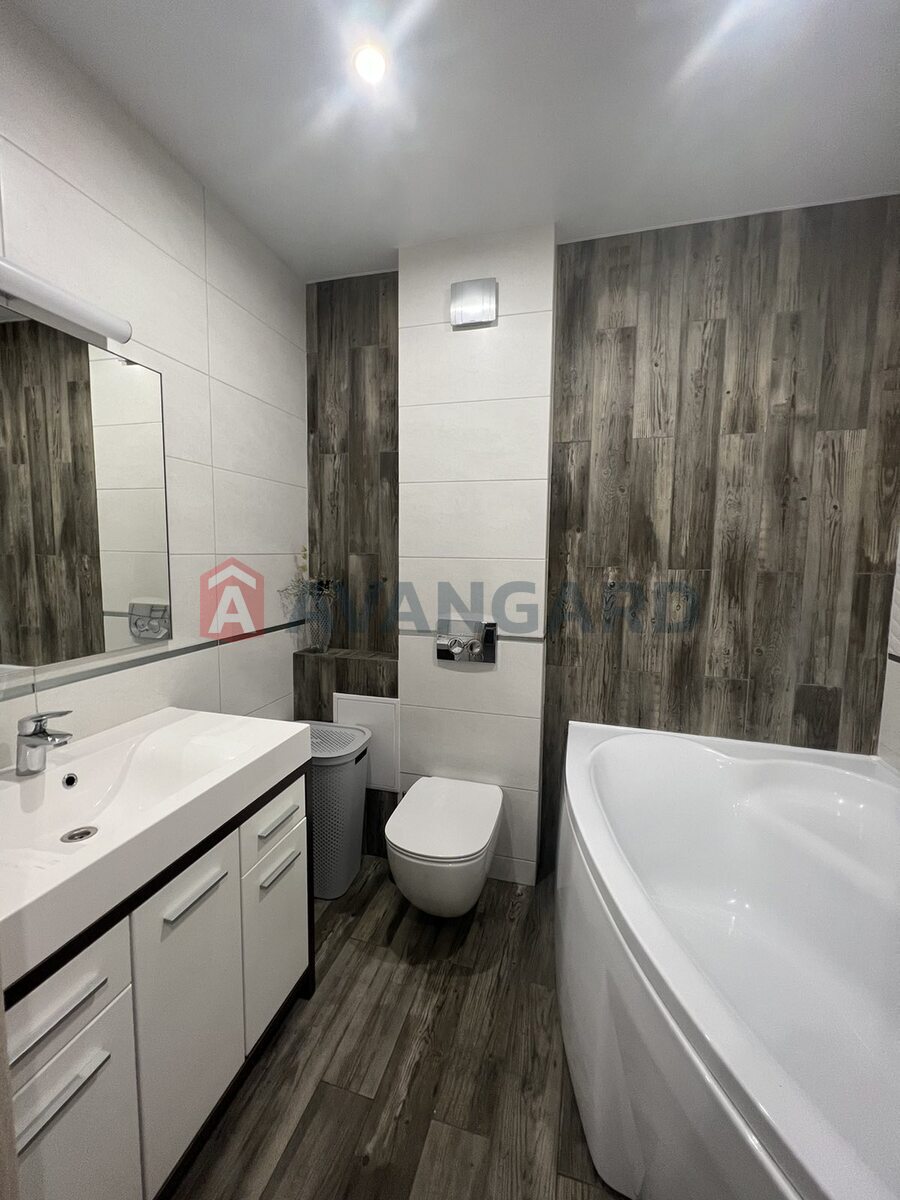 2 ��. ��������, 53/-/17 ��. �., 8/12 ������ ���� 15