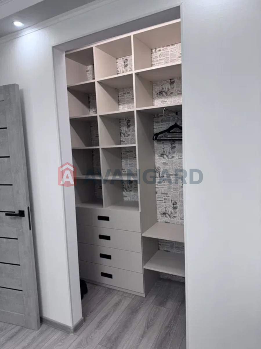 1 ��. ��������, 33/17/6 ��. �., 3/5 ������ ���� 19