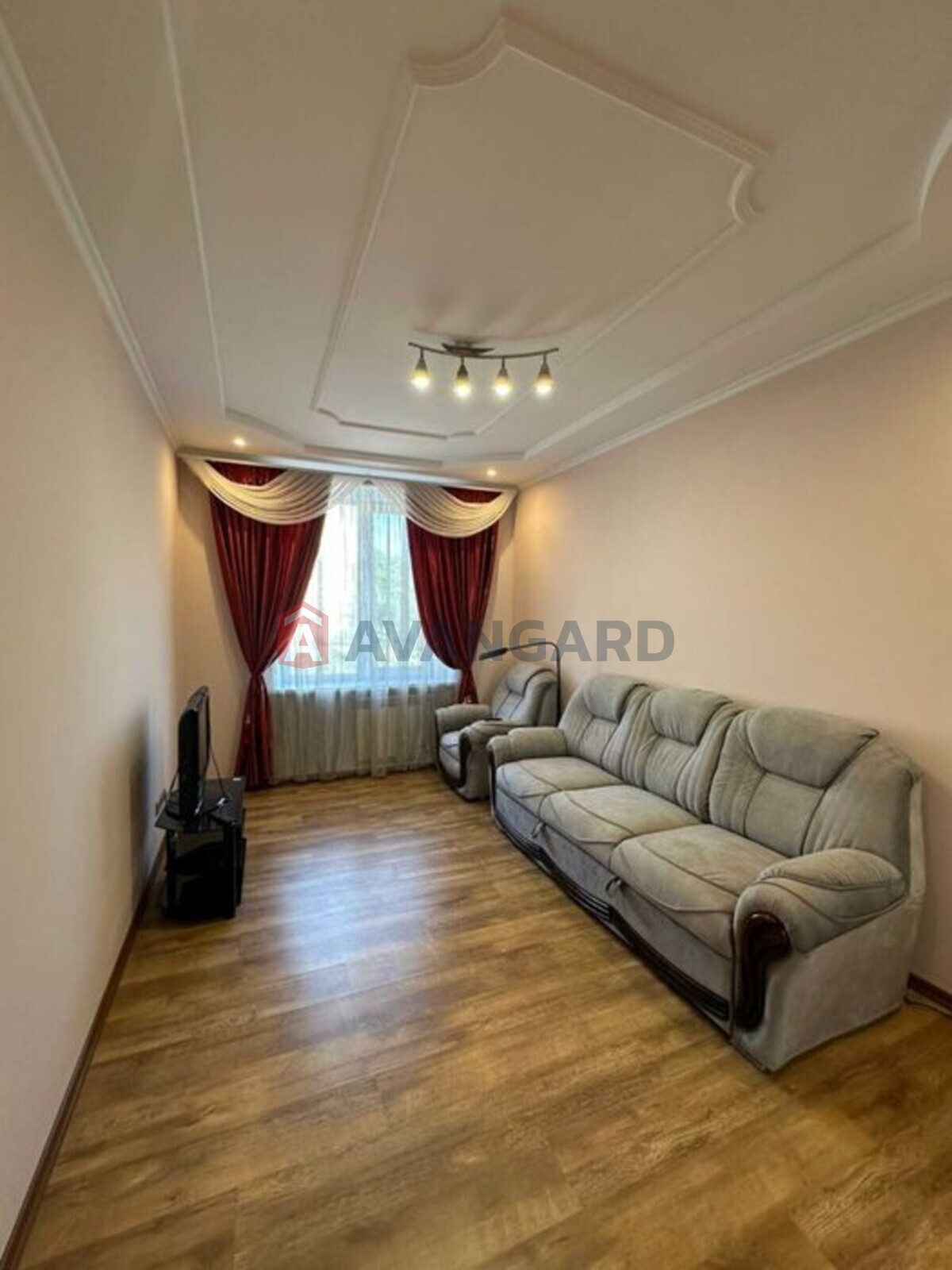 3 ��. ��������, 74/-/25 ��. �., 4/5 ������ ���� 11