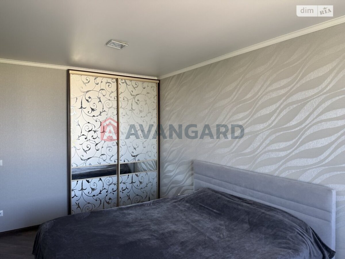 3 ����. ��������, 90/50/14 ��. �., 10/11 ���� ���� 10