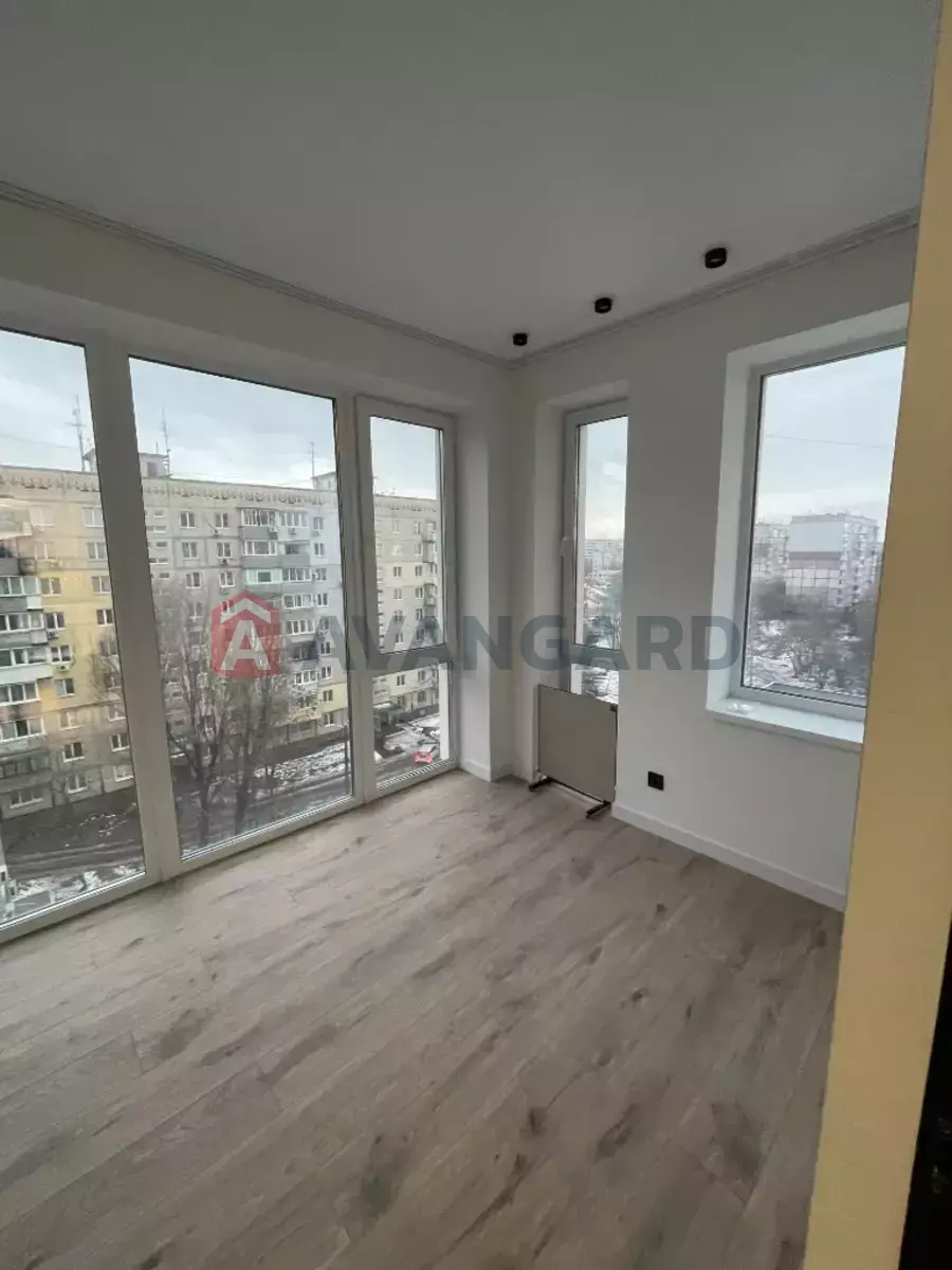 3 ��. ��������, 48/-/- ��. �., 7/14 ������ ���� 8