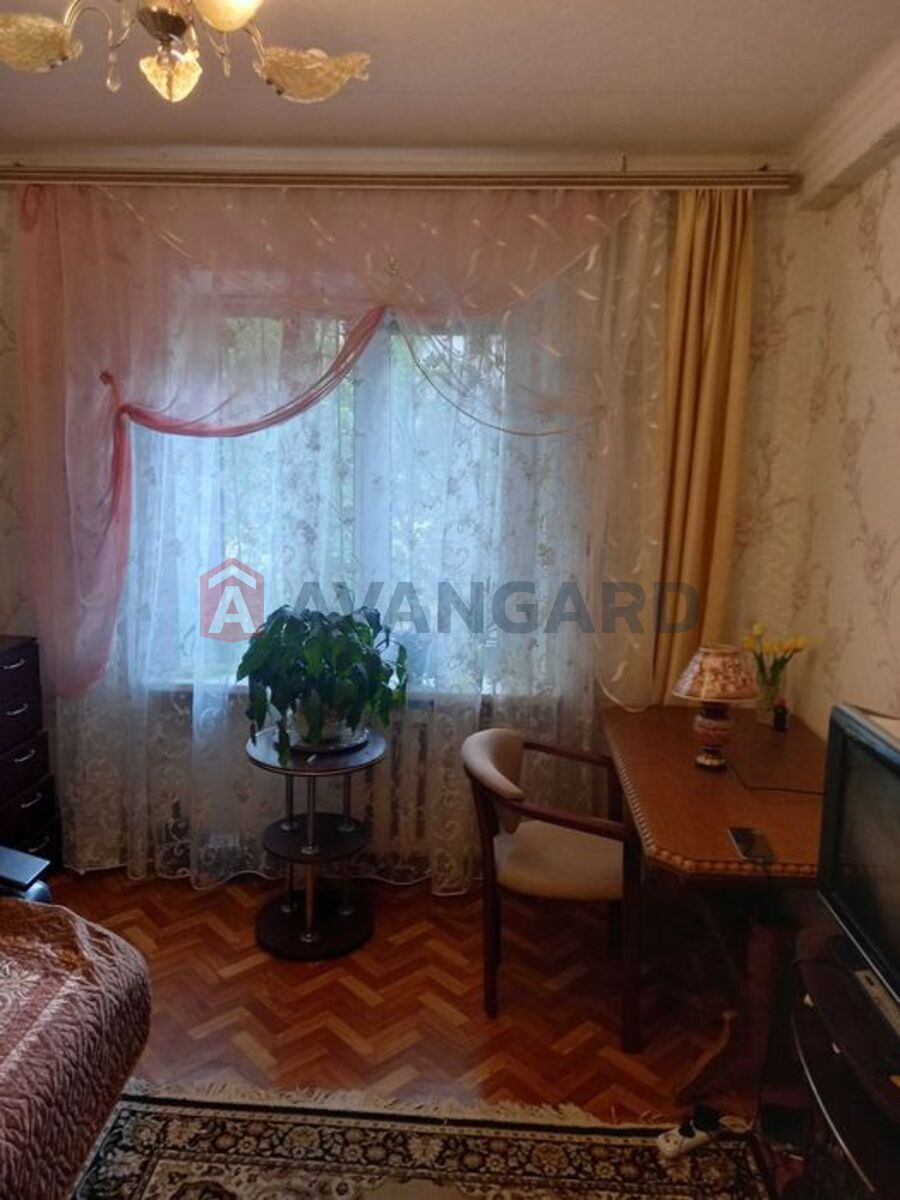 3 ��. ��������, 69/-/8 ��. �., 1/9 ������ ���� 9