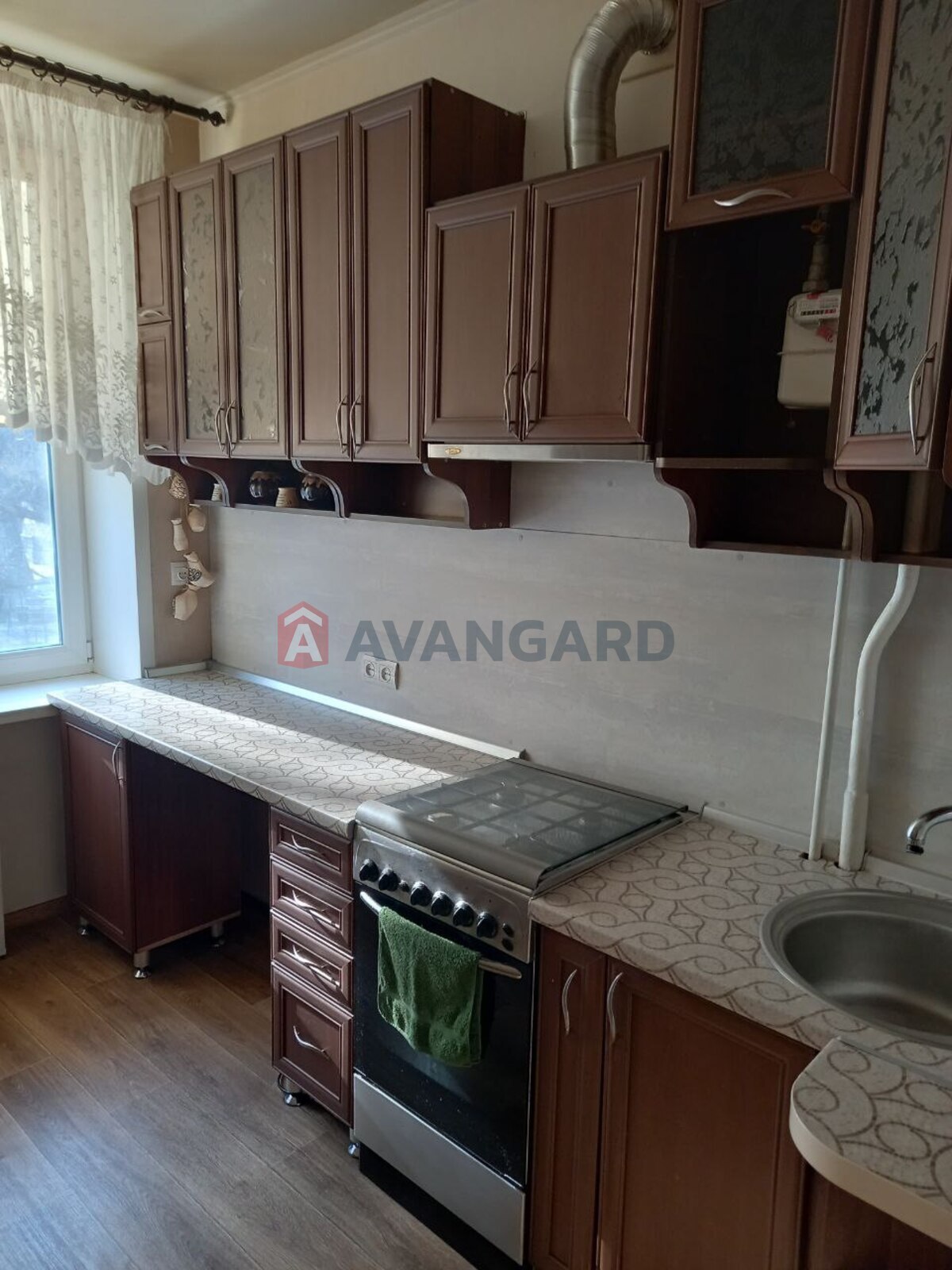 2 ��. ��������, 50/-/6 ��. �., 2/3 ������ ���� 15