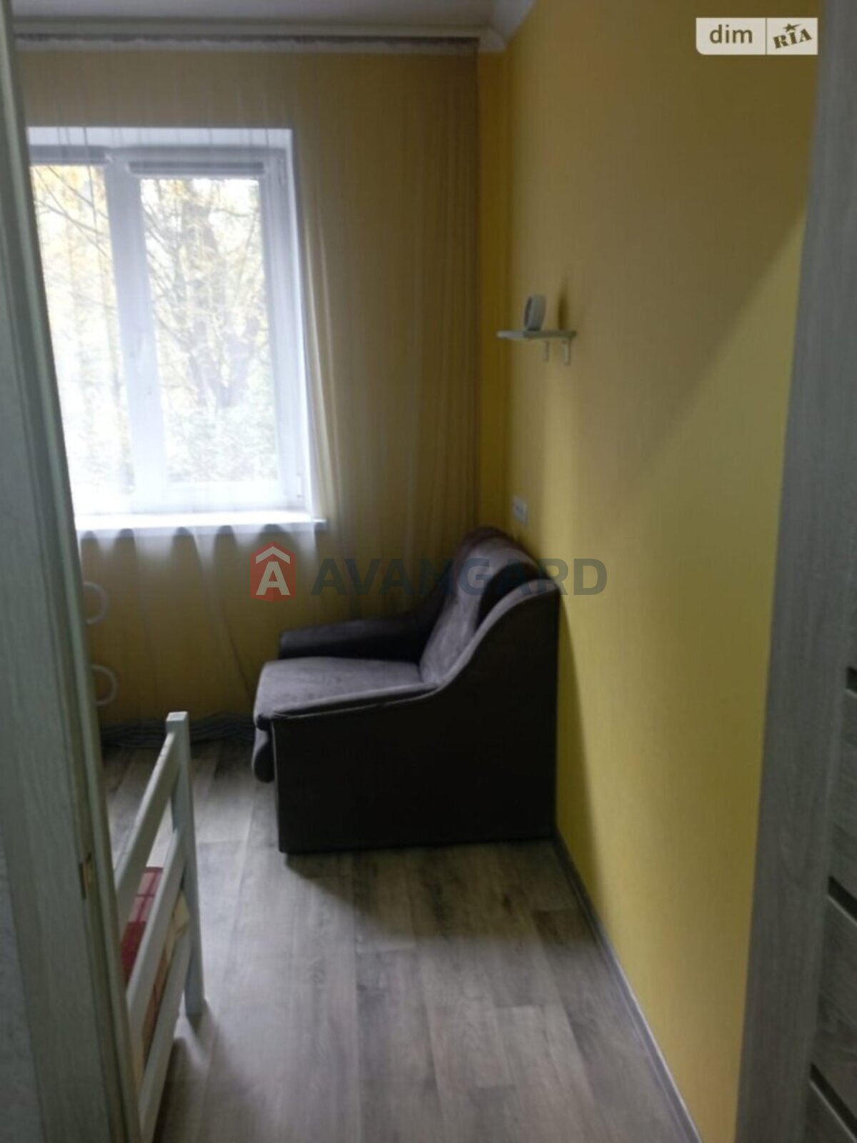 3 ����. ��������, 63/-/8 ��. �., 2/9 ���� ���� 12