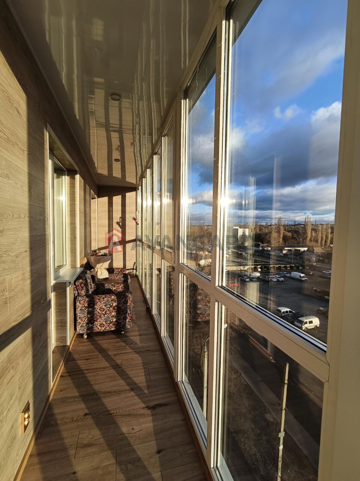 3 ����. ��������, 70/38/8 ��. �., 6/9 ���� ���� 16