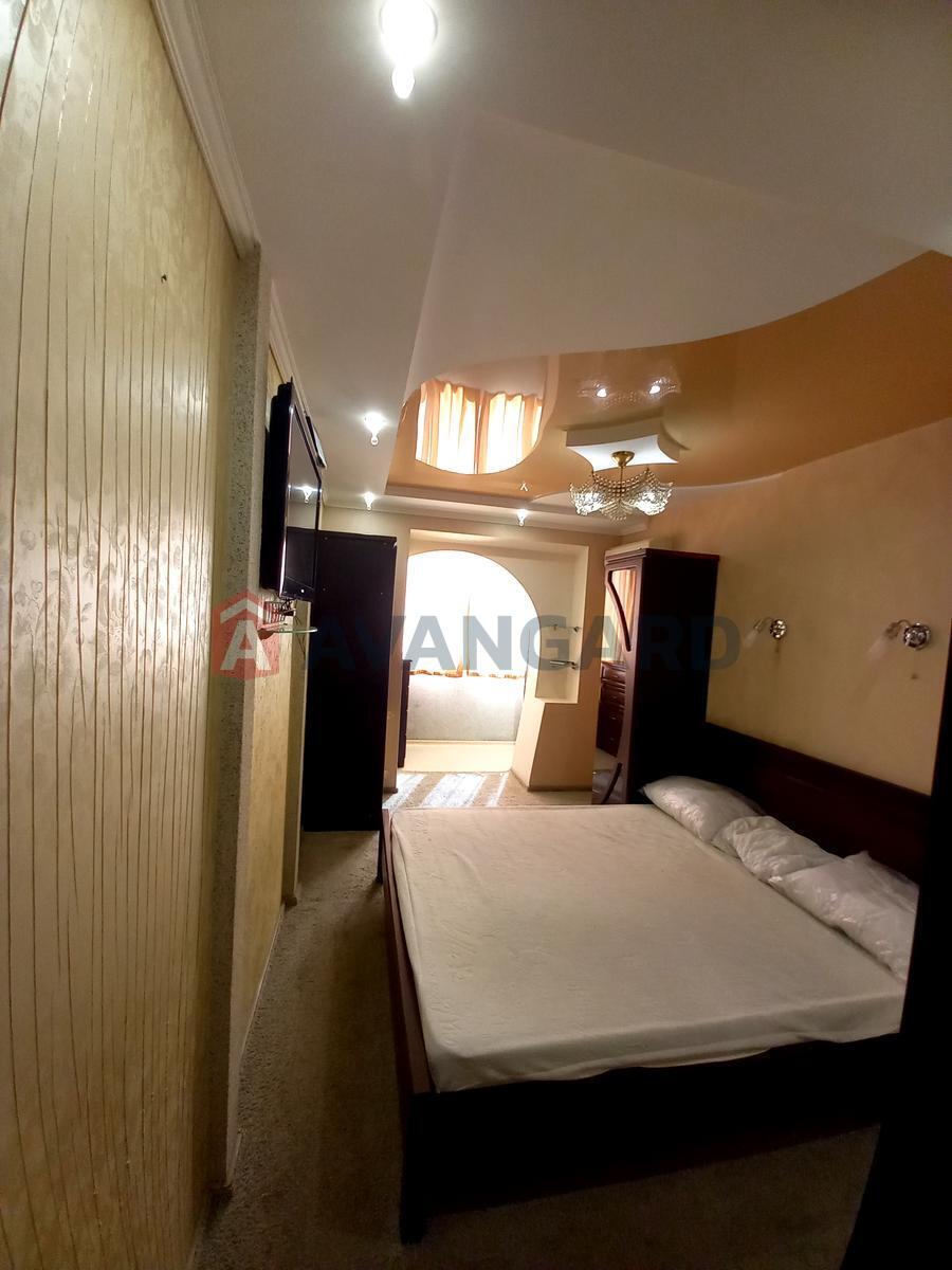 3 ��. ��������, 63,3/ 36.4 / 7.7 ��. �., 9/10 ������ ���� 5