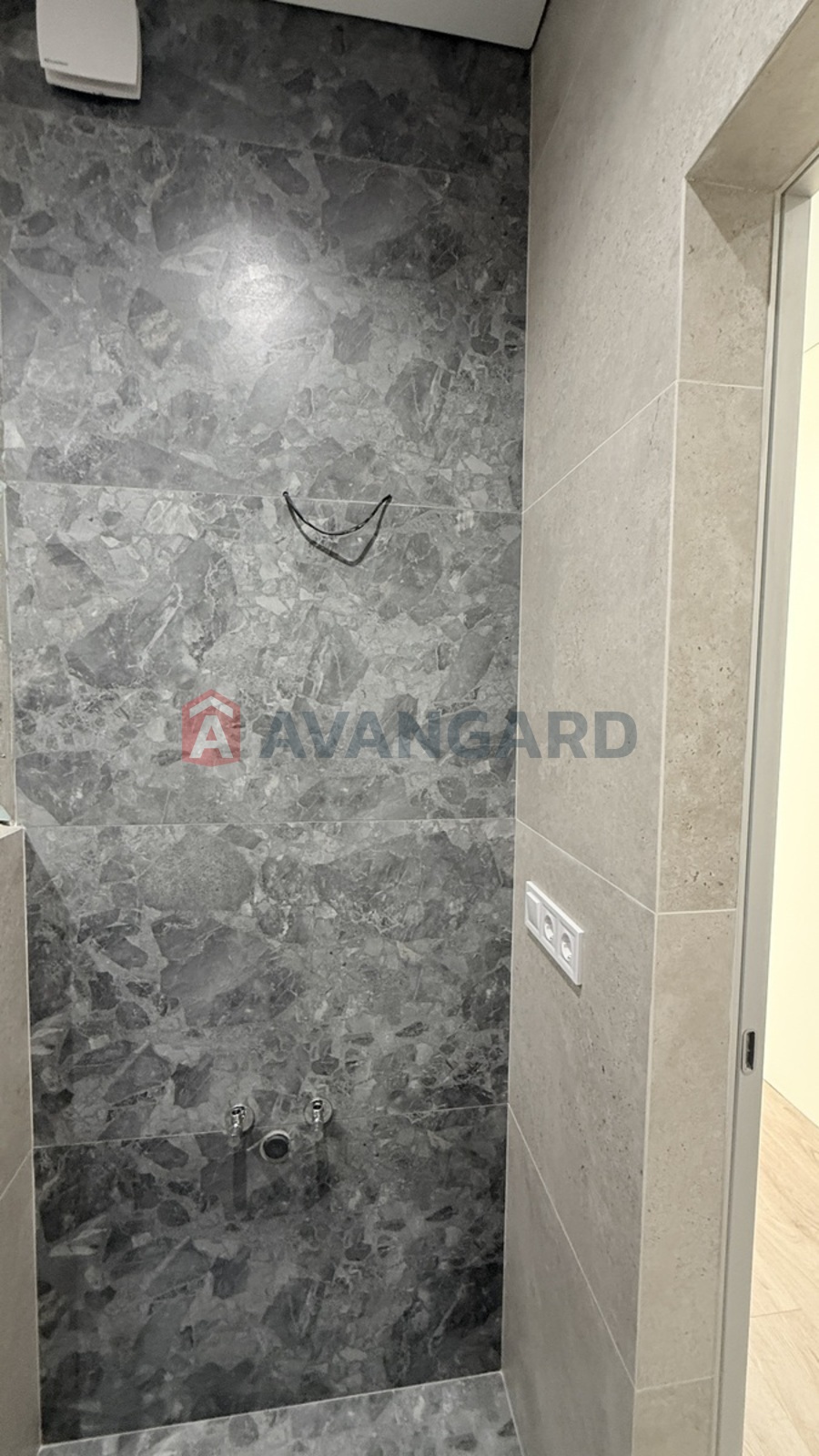 1 ��. ��������, 43/17/20 ��. �., 16/26 ������ ���� 7