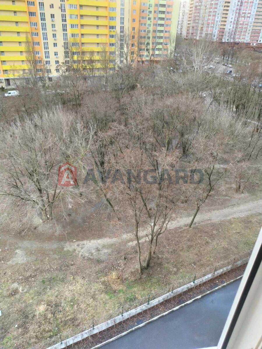 3 ��. ��������, 86/-/17 ��. �., 8/27 ������ ���� 22