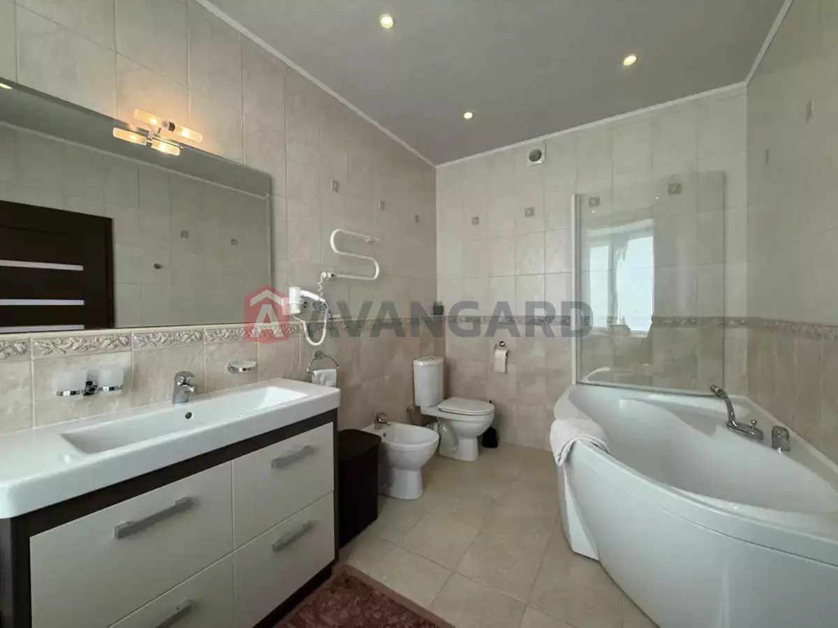 4 ��. ��������, 168/105/13 ��. �., 7/10 ������ ���� 17