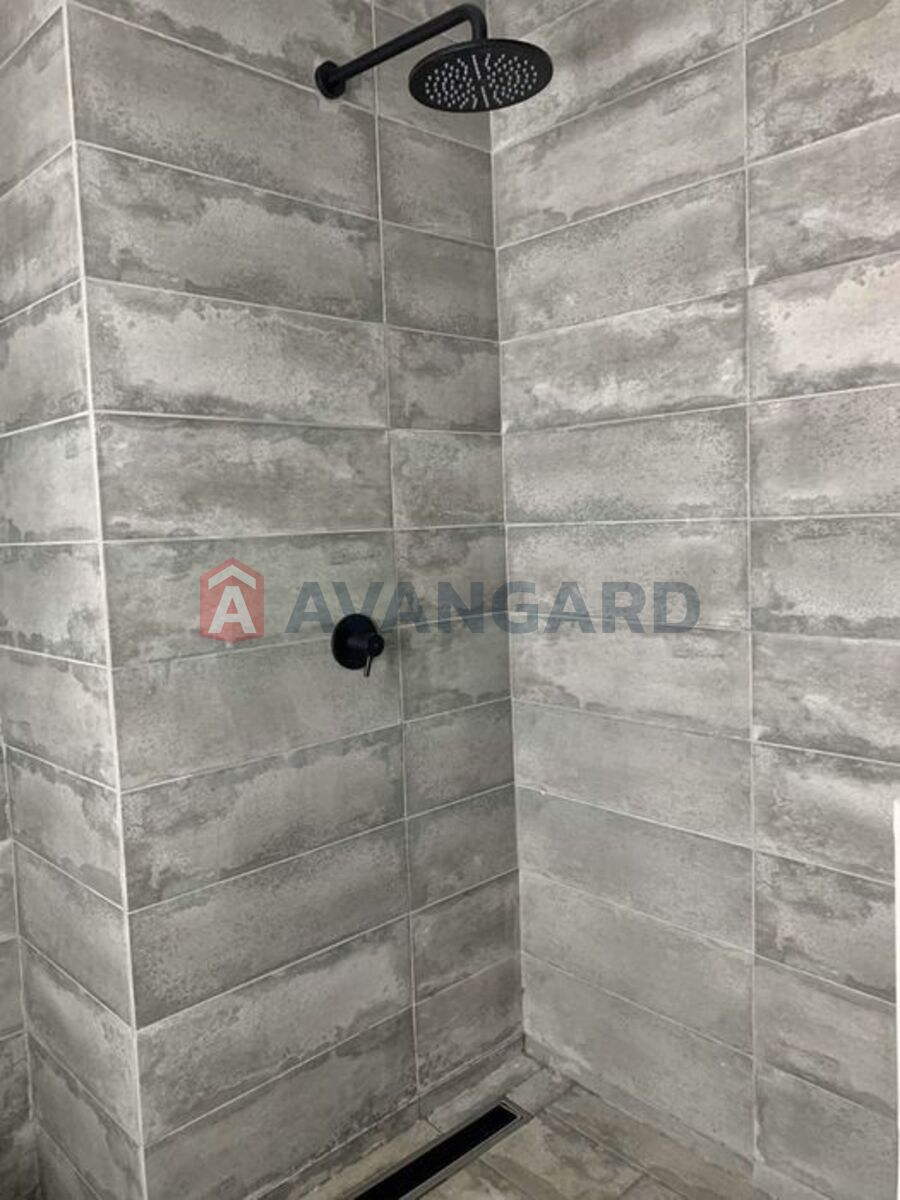 3 ��. ��������, 102/-/25 ��. �., 8/24 ������ ���� 5