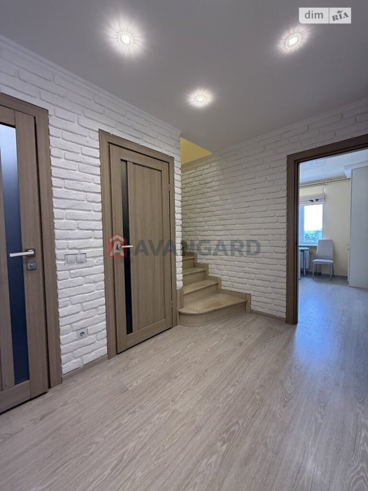 5 ��. ��������, 164/75/13 ��. �., 9/10 ������ ���� 4