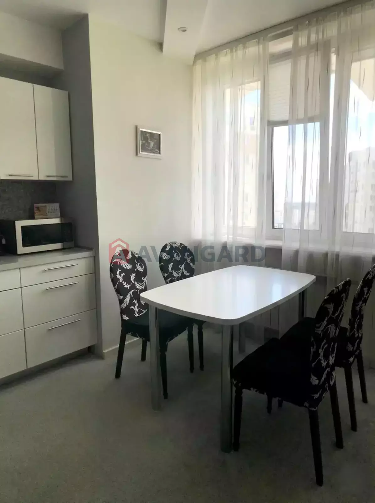 6 ��. ��������, 212/-/18 ��. �., 24/36 ������ ���� 10