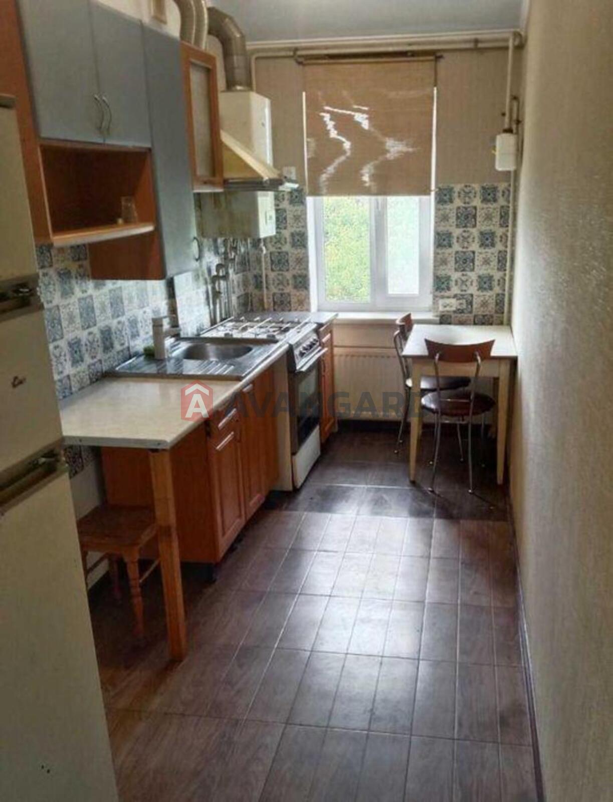 1 ��. ��������, 49/-/8 ��. �., 3/3 ������ ���� 10