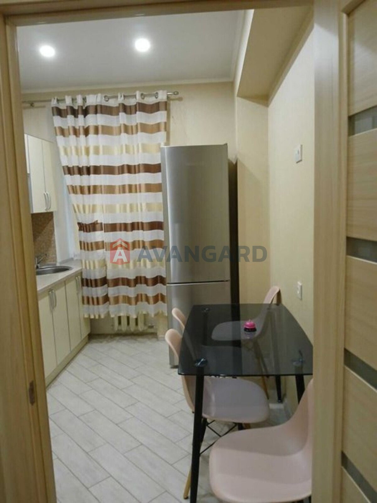 2 ��. ��������, 51/-/7 ��. �., 2/3 ������ ���� 3