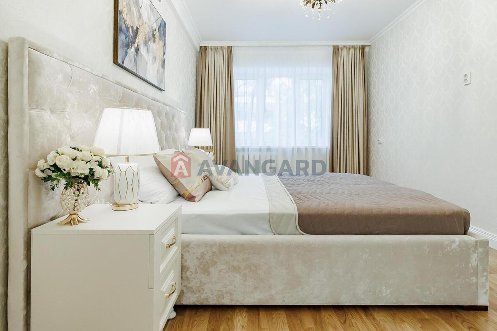 2 ��. ��������, 46/29/8 ��. �., 2/5 ������ ���� 24