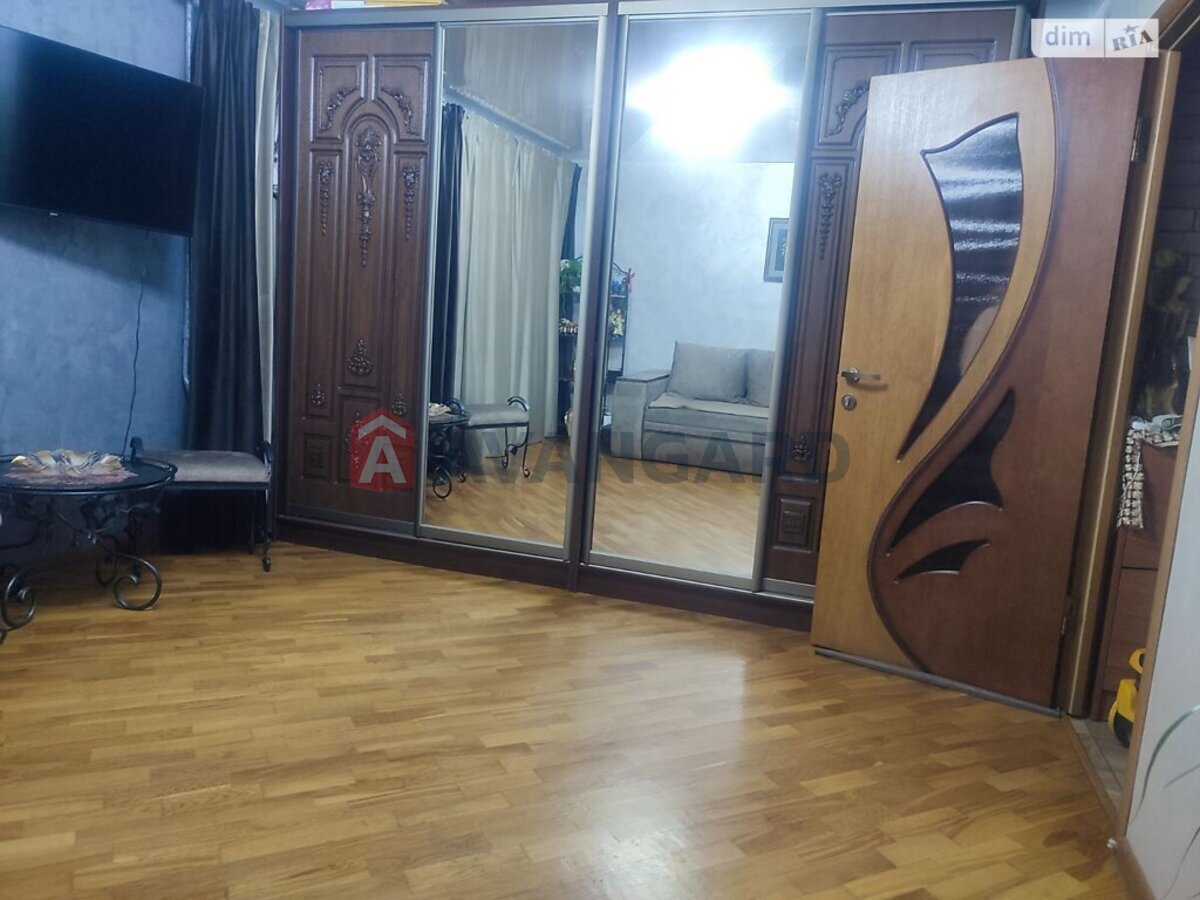 2 ��. ��������, 47/-/- ��. �., 6/8 ������ ���� 4