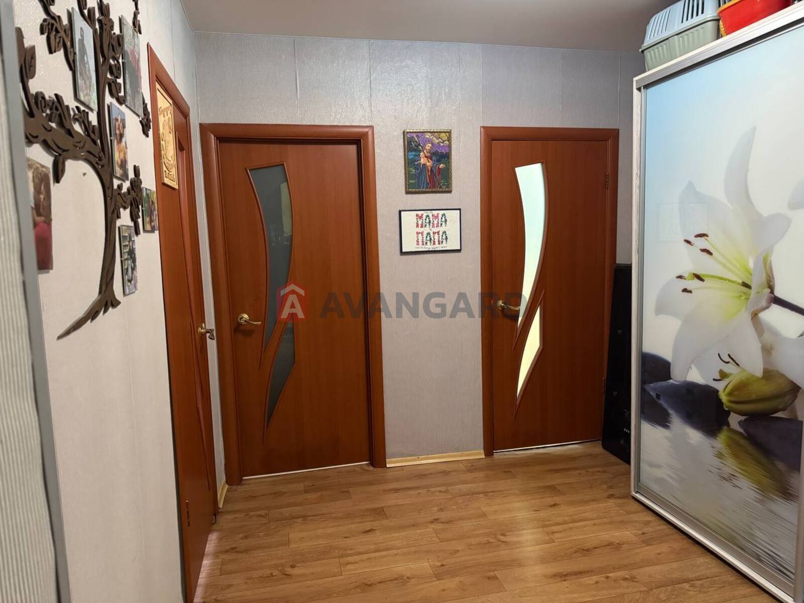 3 ��. ��������, 71/-/8 ��. �., 4/10 ������ ���� 8