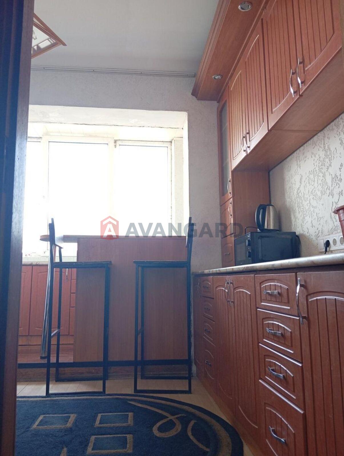 3 ��. ��������, 82/50/- ��. �., 10/16 ������ ���� 7