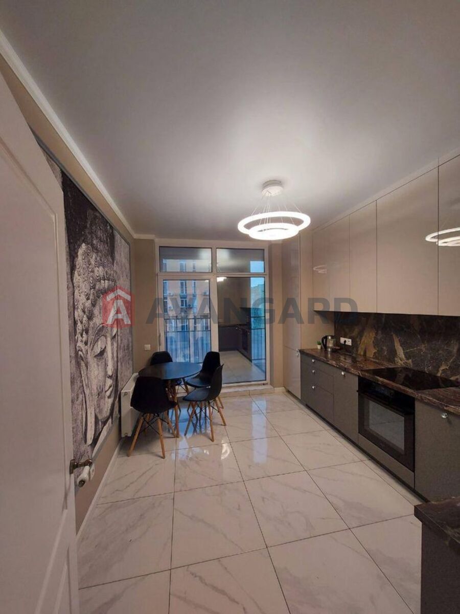 3 ����. ��������, 83/47/12 ��. �., 7/9 ���� ���� 2