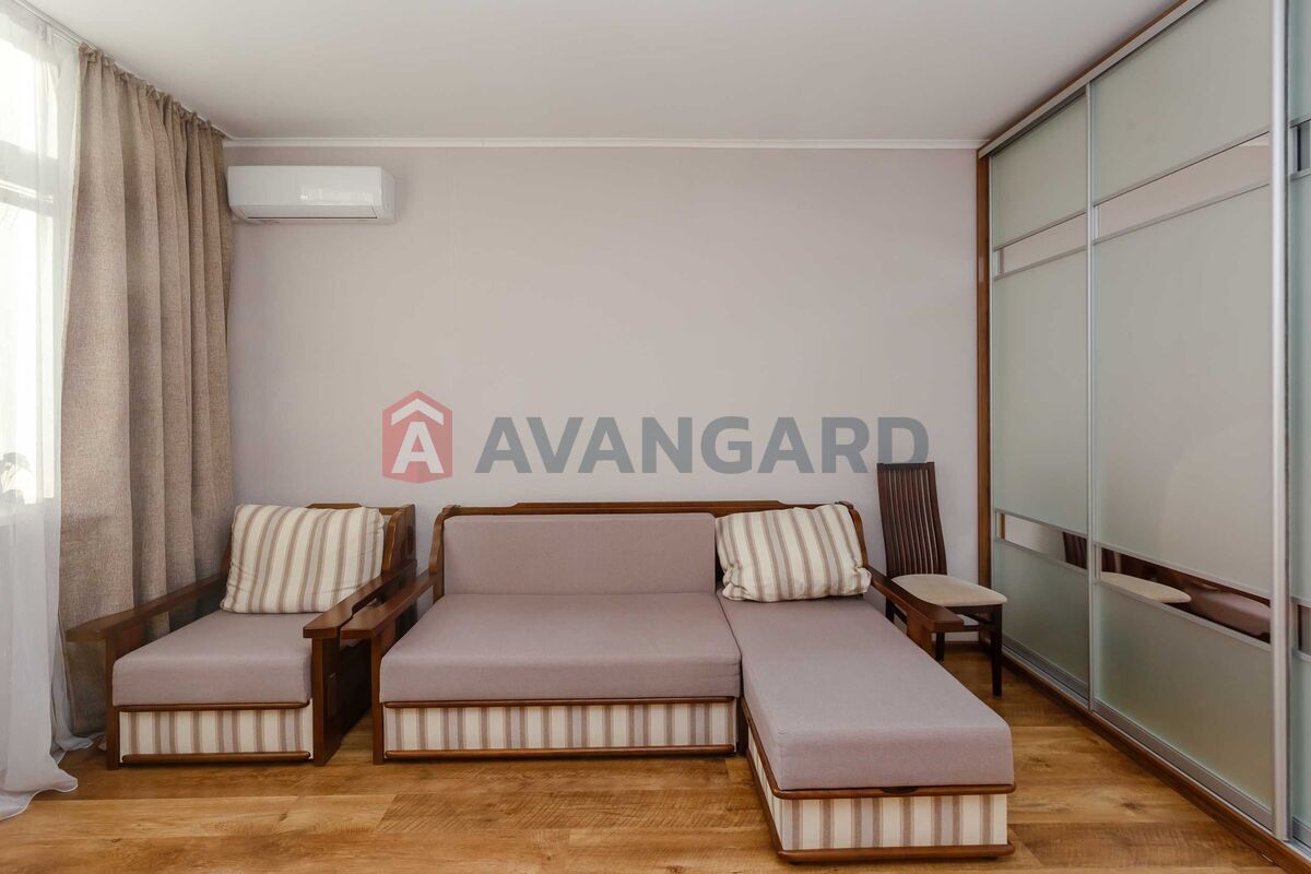 1 ����. ��������, 43/18/12 ��. �., 24/26 ���� ���� 9